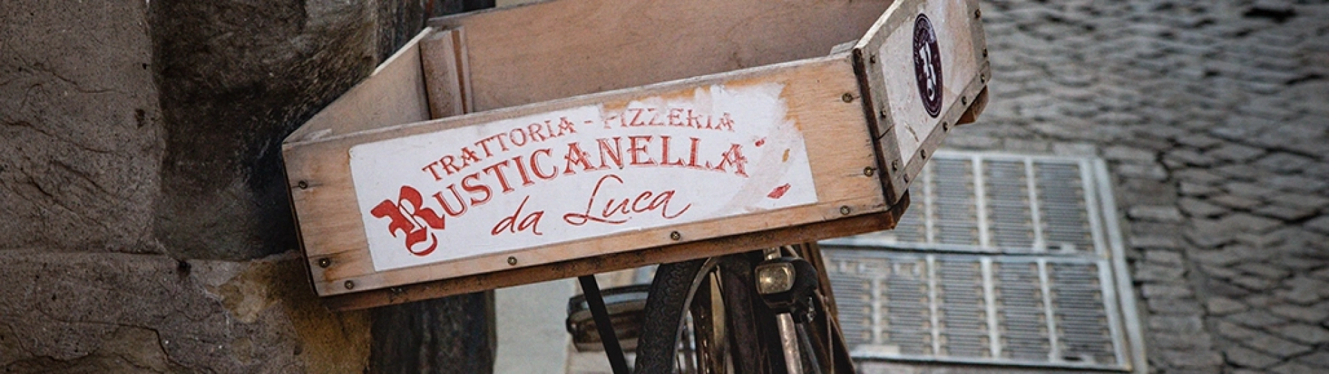The Guitar That Stopped Time: A Meeting with Valentina Bagni Under the Lucca Sun